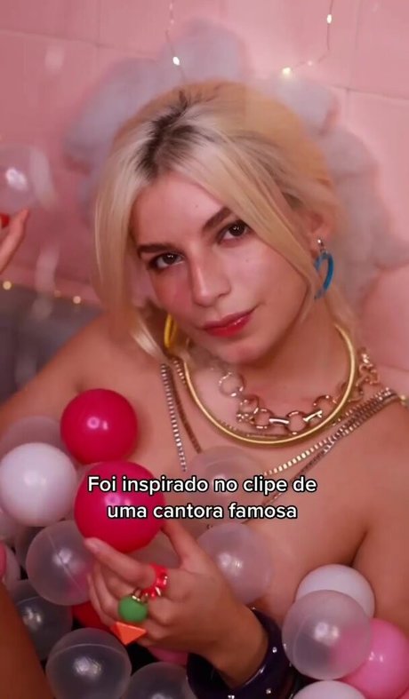 Karina Martins 素敵なモデル 写真