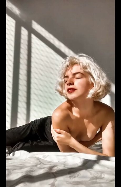 Karina Martins アートモデル 写真