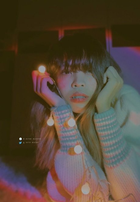 曲線美のランジェリーオンリーファンズ セックス 画像