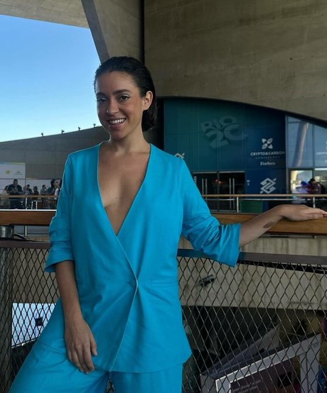 Valentina Bandeira ポルノスター ホット アーカイブ