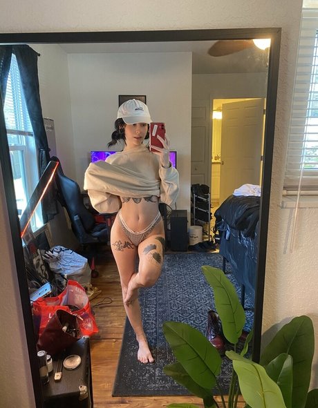 lolaminavip 美しいポルノスター 写真