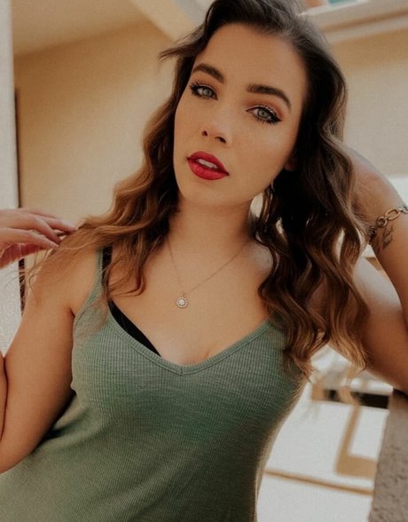 Justseum 美しいモデル 写真