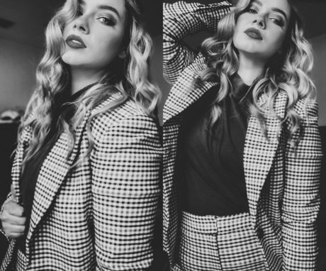 ミラーセルフィーオンリーファンズ 無料ポルノ 画像