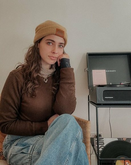 Justseum 裸のポルノスター 画像