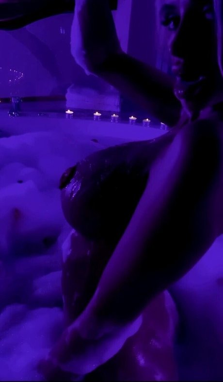 かわいいアナルオンリーファンズ セクシーヌード 画像