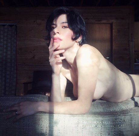 c antoinettemarie エロティック女優 写真