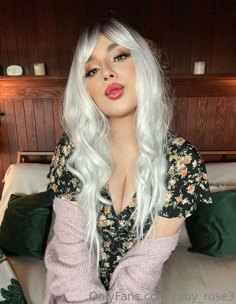 ティーンフィンガリングオンリーファンズ 美しいxxx 写真