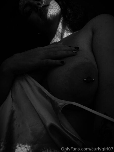 義母オンリーファンズ えろた 写真