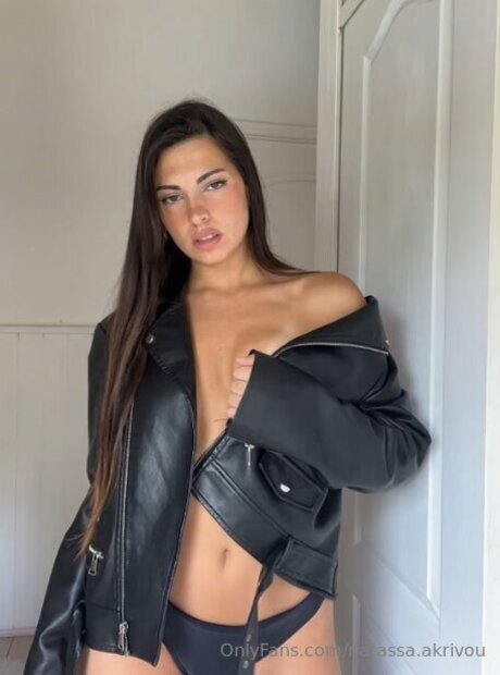 アジア人ボディビルダー オンリーファンズ 可愛い 写真