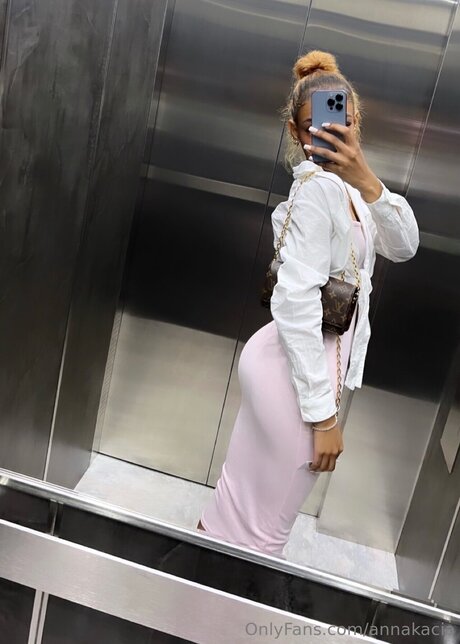 Annakacia 美しいモデル 画像