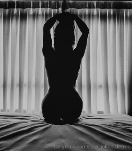 Sara Jokberdefree エロティック女優 写真