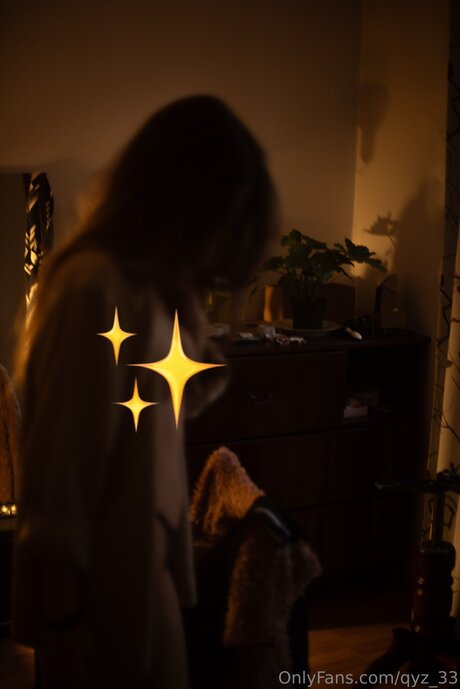 Qyz 33 セクシーモデル ギャラリー