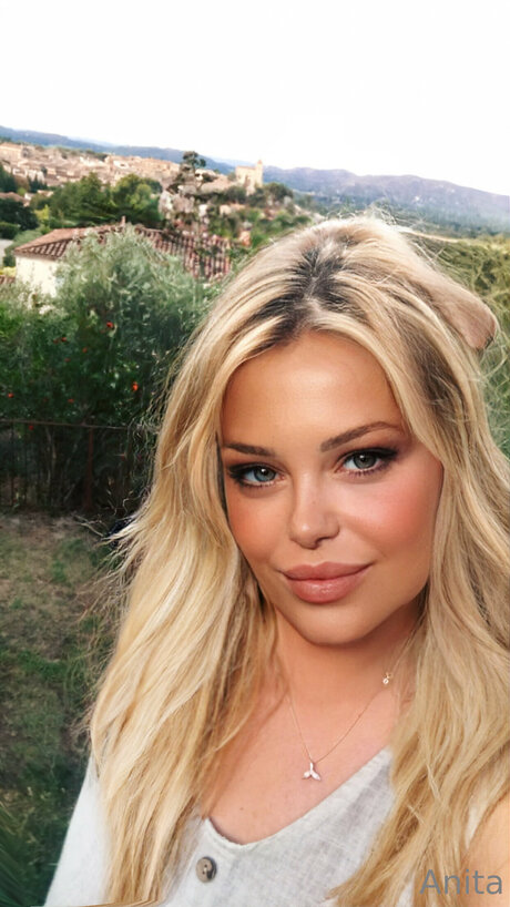 Lovewithanita xxxスター ギャラリー