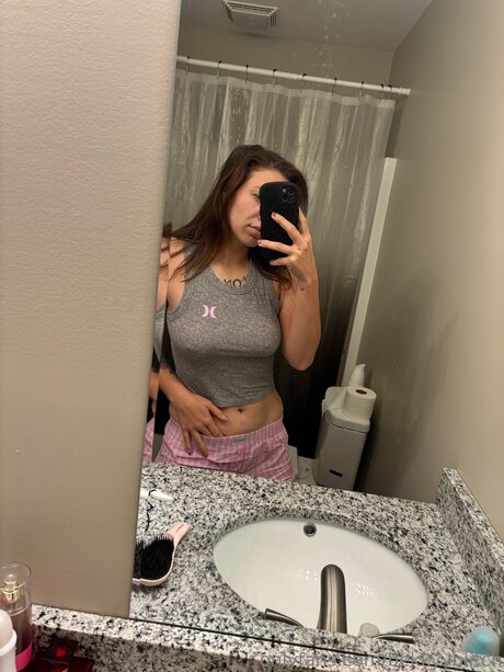 フェイシャルオンリーファンズ xxx 画像