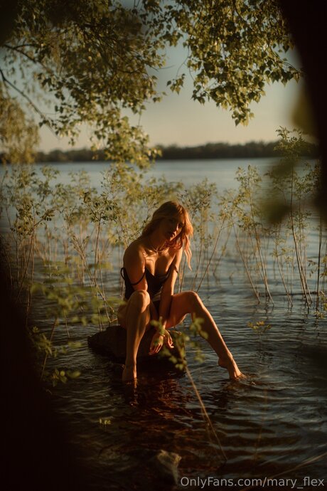 フラットオンリーファン ポルノ アーカイブ