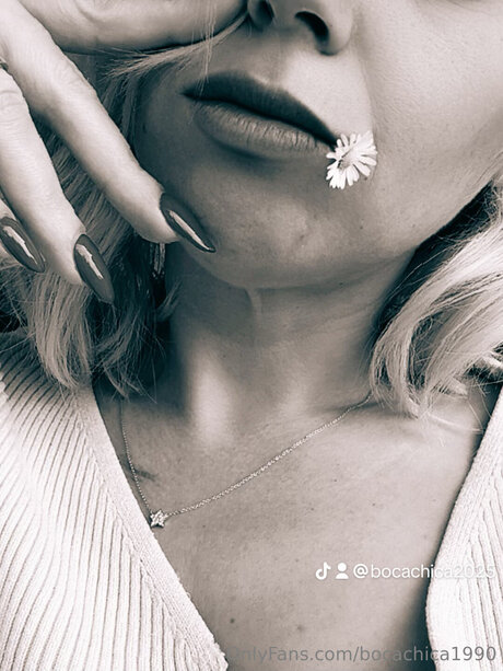 乳首オーガズム オンリーファンズ 無料セクシー 写真