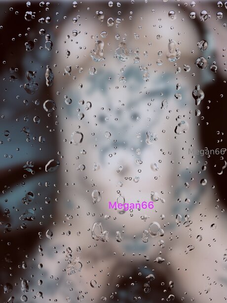 Megan 66 無料女優 写真