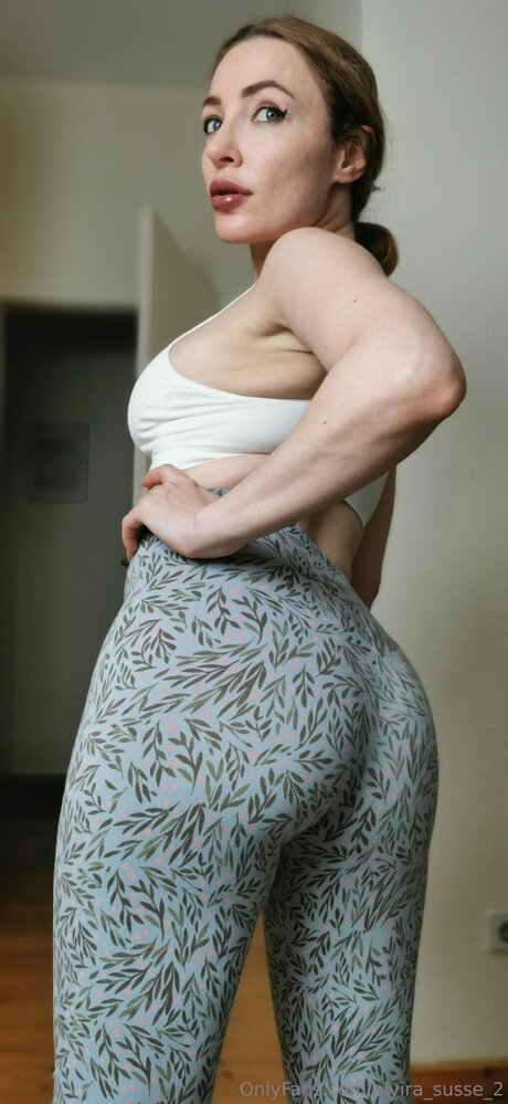 Elvira Susse 2 独占ポルノスター 写真