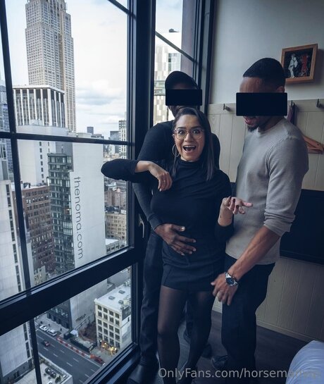 アナル乱交オンリーファンズ アート裸 画像