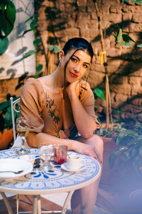 Realamberlushh 無料モデル 写真