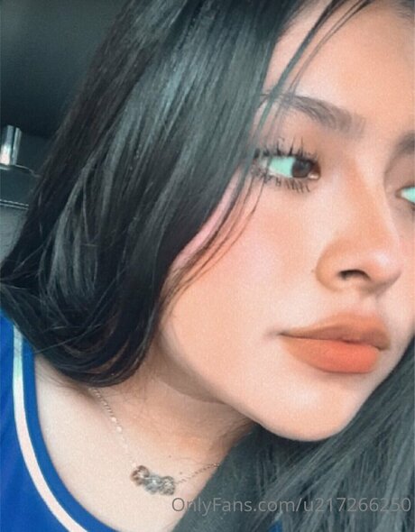 Estrellita Valen 可愛いモデル ギャラリー