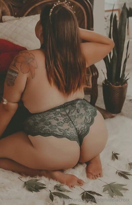 Delphidelacroix ポルノスター 裸 写真