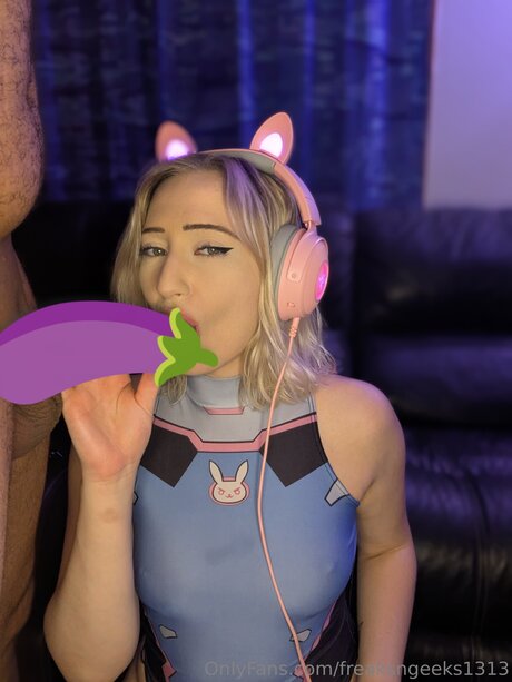 Freaksngeeks1313 セクシーモデル 写真