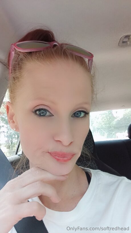 Softredhead 女優 画像