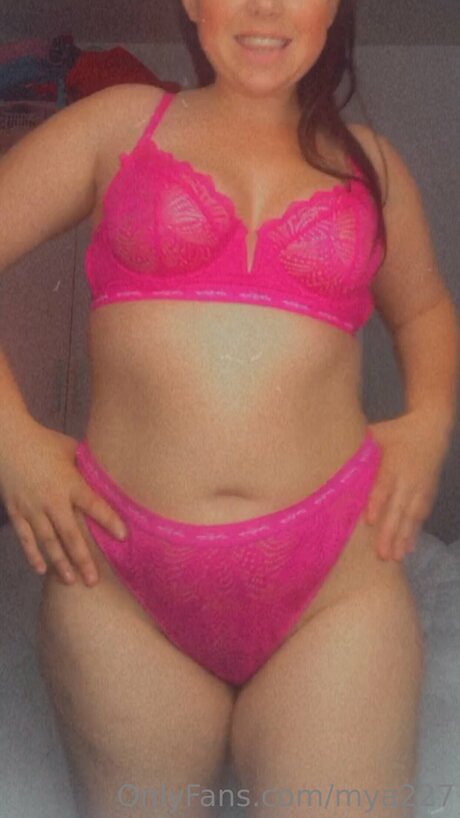 小さいチンポのシーメールオンリーファンズ 無料ポルノ 写真