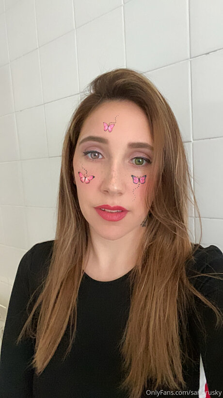 Sandrusky エロティック女優 写真