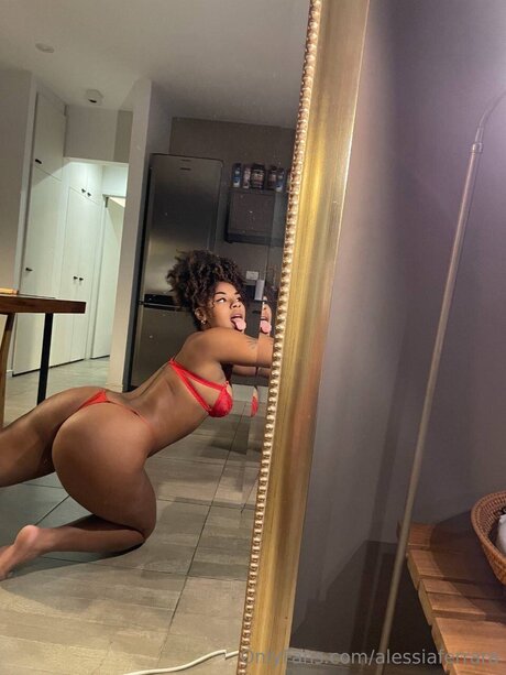 Alessiaferrara ヌード女優 写真