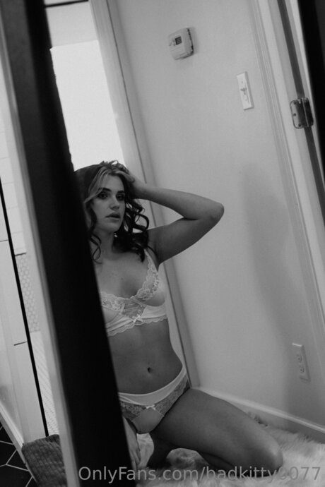 Badkitty0077 高品質スター 写真