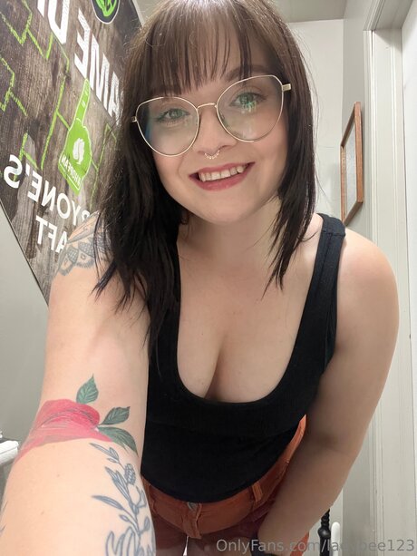 Ladybee123 トップモデル ギャラリー