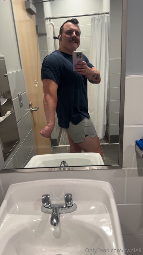 Swoleli アートモデル 画像