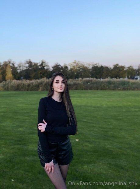 Angelina Shy xxx女優 画像