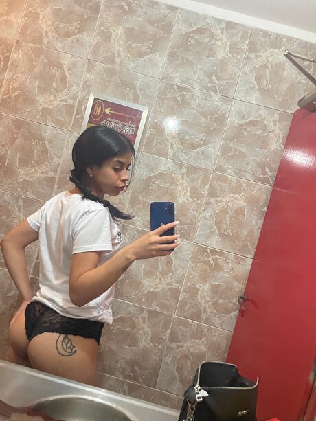 Johanna 18 独占モデル 写真