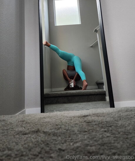 Livv Swenson ポルノスター 裸 写真