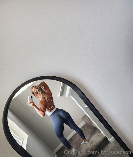 Livv Swenson ポルノスター アーカイブ