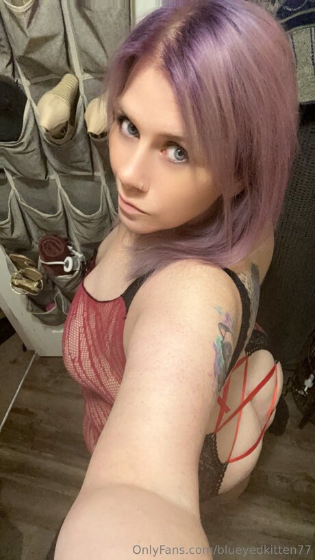 Blueyedkitten77 トップ女優 写真