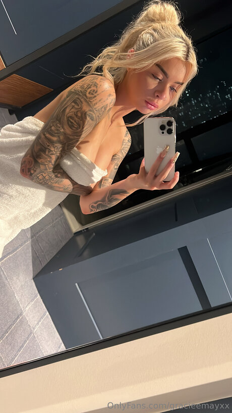 Gracieemayxx 素敵なモデル ギャラリー