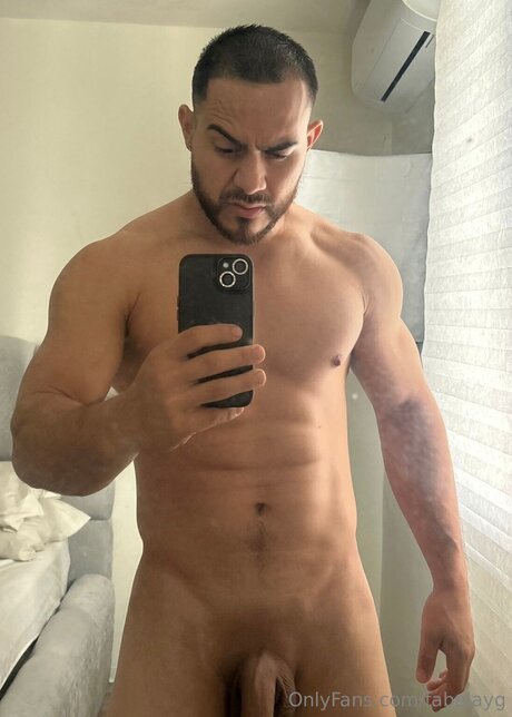 大きなお尻の黒人オンリーファンズ アートヌード 画像