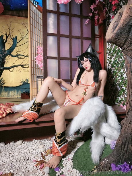 Etazhom エロティックなスター ギャラリー