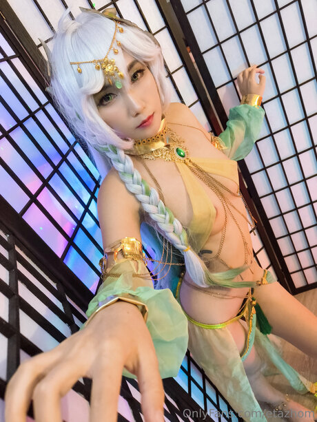 Etazhom 高品質のポルノスター 写真