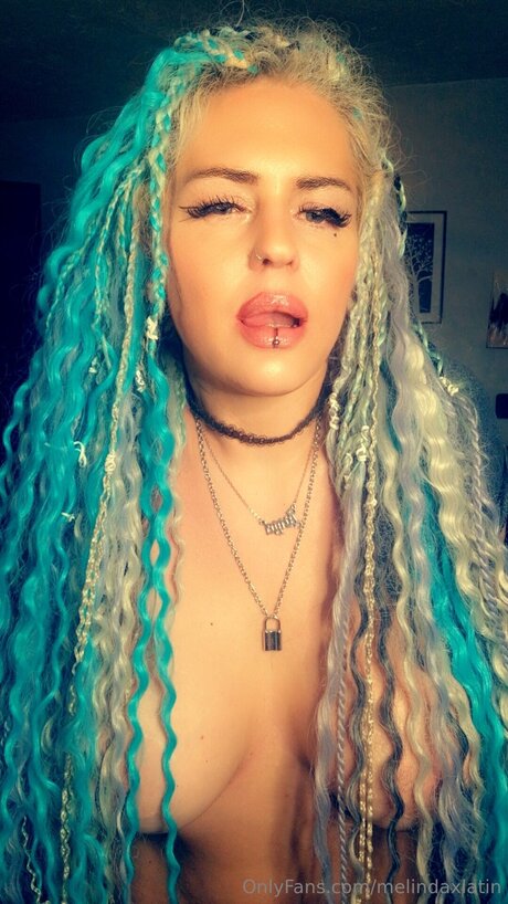 足の動画 オンリーファンズ ヌード アーカイブ