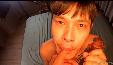 U370740840 セックス女優 画像