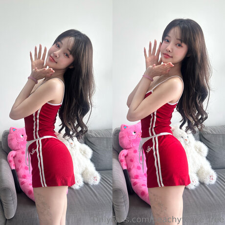 Peachytease Free ポルノモデル 写真