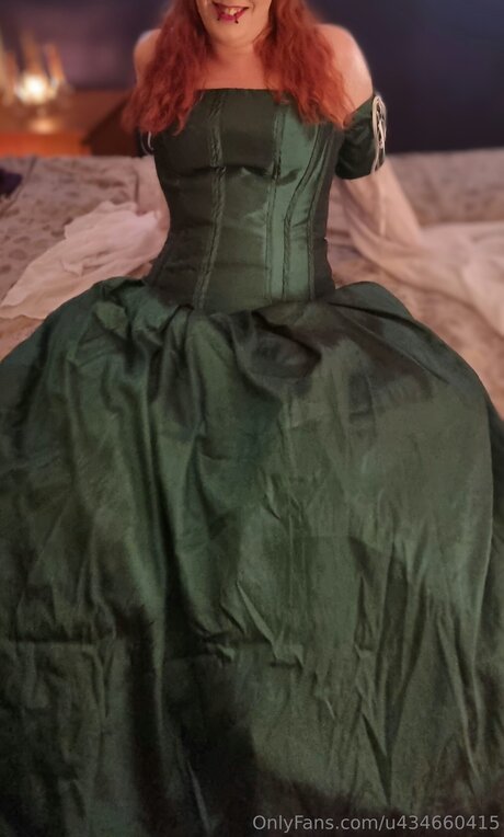 U434660415 美しいモデル 写真