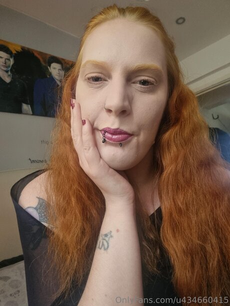 U434660415 ホットモデル 画像