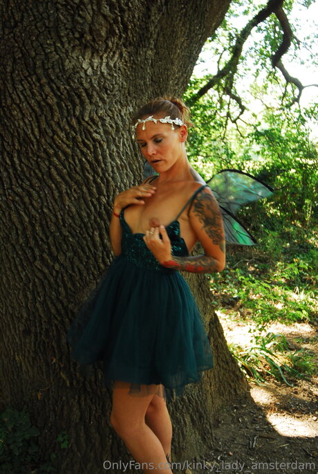 Kinky Lady Amsterdam ヌードモデル 写真