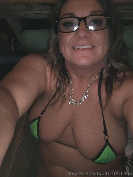 Brandy Raines セクシーなポルノスター 写真